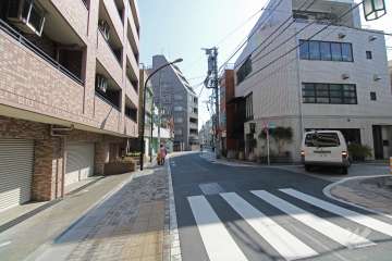敷地南側の前面道路