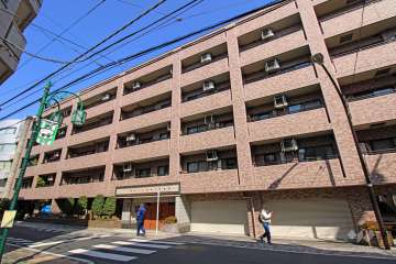 イルサント代々木上原の外観(南東側から）