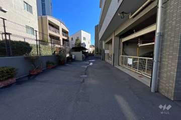 敷地内駐車場（屋内機械式）