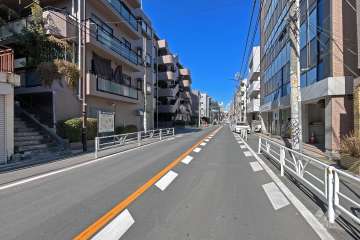 敷地東側前面道路