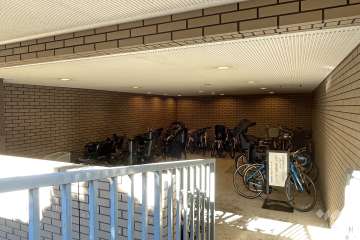 屋内に設けられた駐輪場