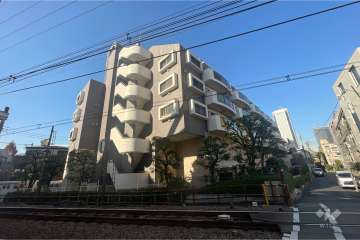 グランエクレール参宮橋の外観（南東側から）