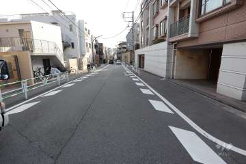 敷地南西側の前面道路
