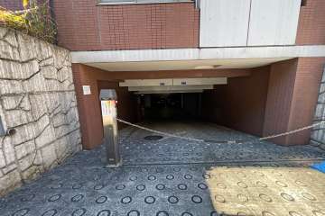 駐車場の出入り口