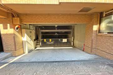 敷地内駐車場（屋内機械式）