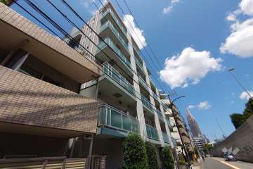 D’クラディアイヴァン代々木参宮橋の外観（南西側から）