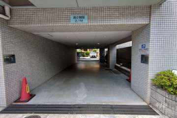 駐車場の出入り口