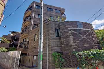 トゥールロワイヤル参宮橋の外観（西側から）