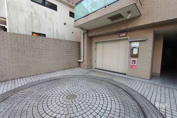 敷地内駐車場（屋内機械式）