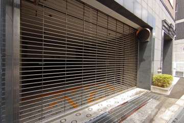 駐車場の出入り口（リングシャッター式）