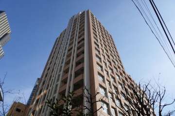 ファミール新宿グランスィートタワーの外観(北西側から）