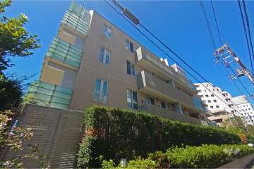 プラウド代々木初台の外観（南東側から）