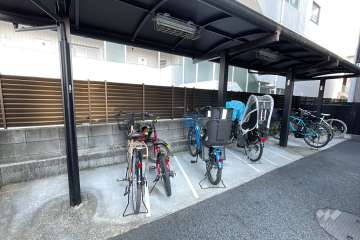 駐輪場（屋根付き）