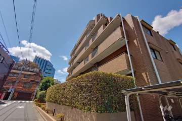 マンションアクロス代々木の外観（南東側から）