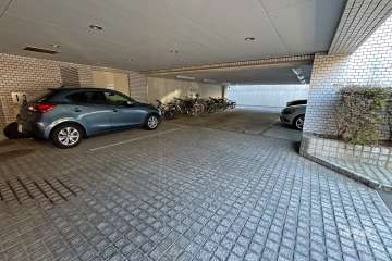 敷地内駐車場（屋内平面式）