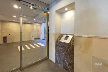 エントランスはオートロック付きです。