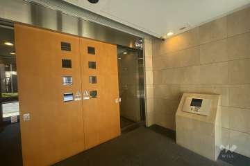 エントランスはオートロック付きです。