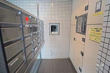 共用ポストと宅配ボックス