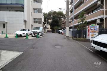 敷地北側の前面道路