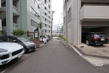 敷地北東側の前面道路