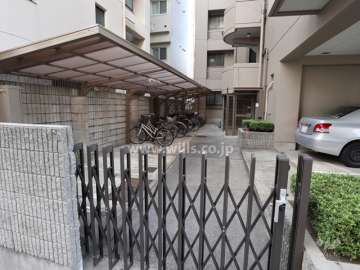 駐輪場とバイク置場