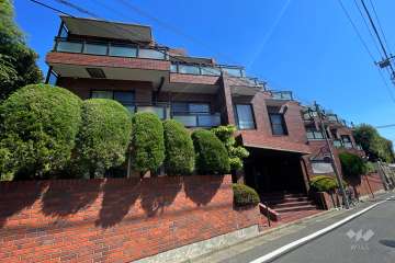 シャンボール代々木上原の外観（南西側から）