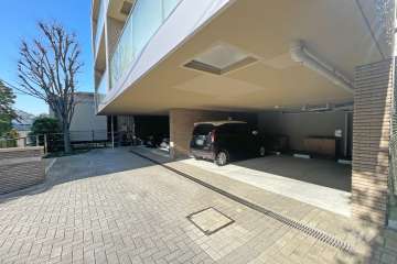 敷地内駐車場(屋内平面式）