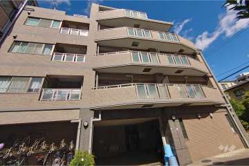 マートルコート代々木公園の外観（南東側から）