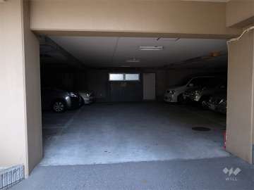 敷地内駐車場（屋内平面式）