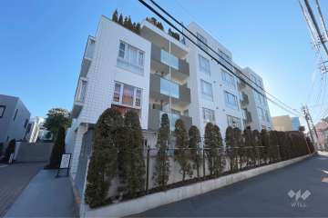 D’クラディア神宮外苑ハイヴァリーの外観（西側から）