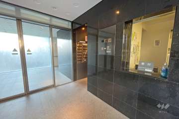 エントランスはオートロック付きです。