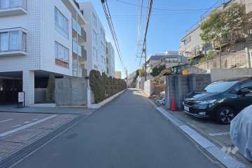敷地南西側の前面道路