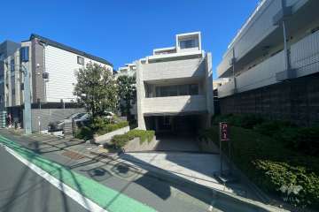 フォルム代々木公園リベディアの外観（南西側から）