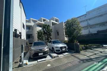 フォルム代々木公園リベディアの外観（北西側から）