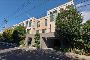 プラウド神山町の外観（南東側から）