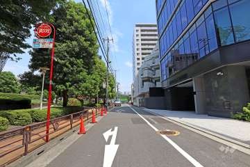 敷地東側の前面道路
