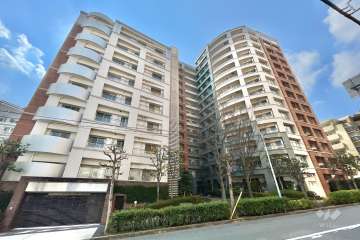 パーク・コート恵比寿ヒルトップレジデンスの外観（北東側から）