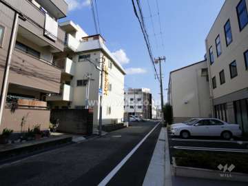 敷地南側の前面道路