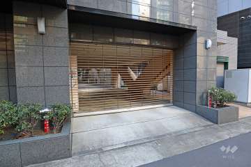 駐車場の出入り口（リングシャッター付き）