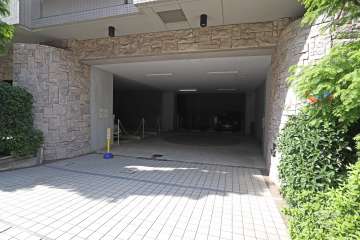 駐車場の出入り口