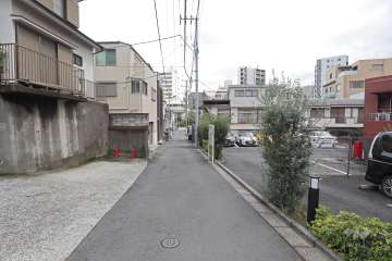 敷地北西側の前面道路