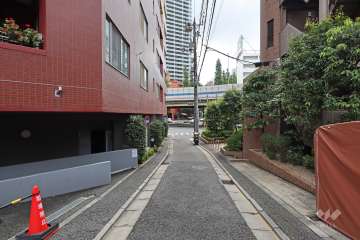 敷地南西側の前面道路
