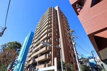 朝日マンション白金通りの外観（北東側から）