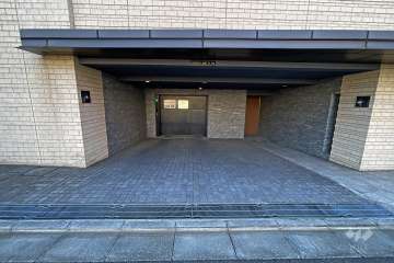 駐車場出入り口