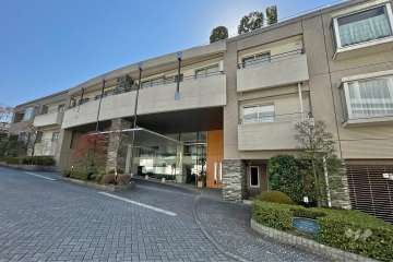 フェアロージュ南平台の外観（北側から）