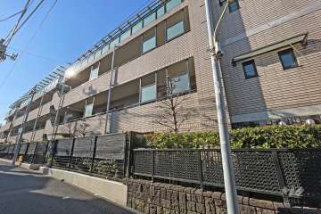 マイネシュロッス代官山の外観（北東側から）