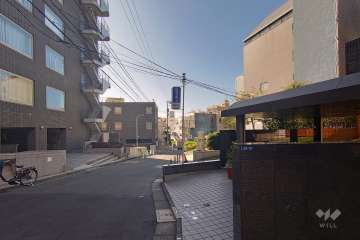 敷地東側の前面道路