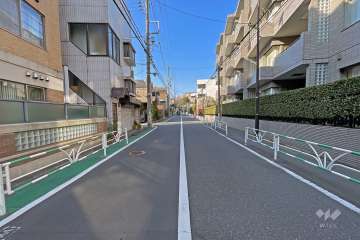 敷地南側前面道路