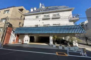 秀和桜丘レジデンスの外観(西側から）