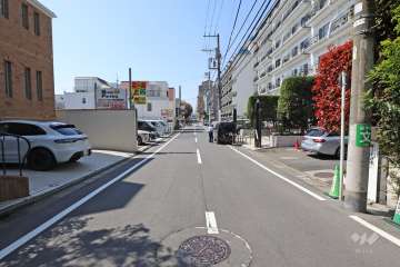 敷地南東側の前面道路